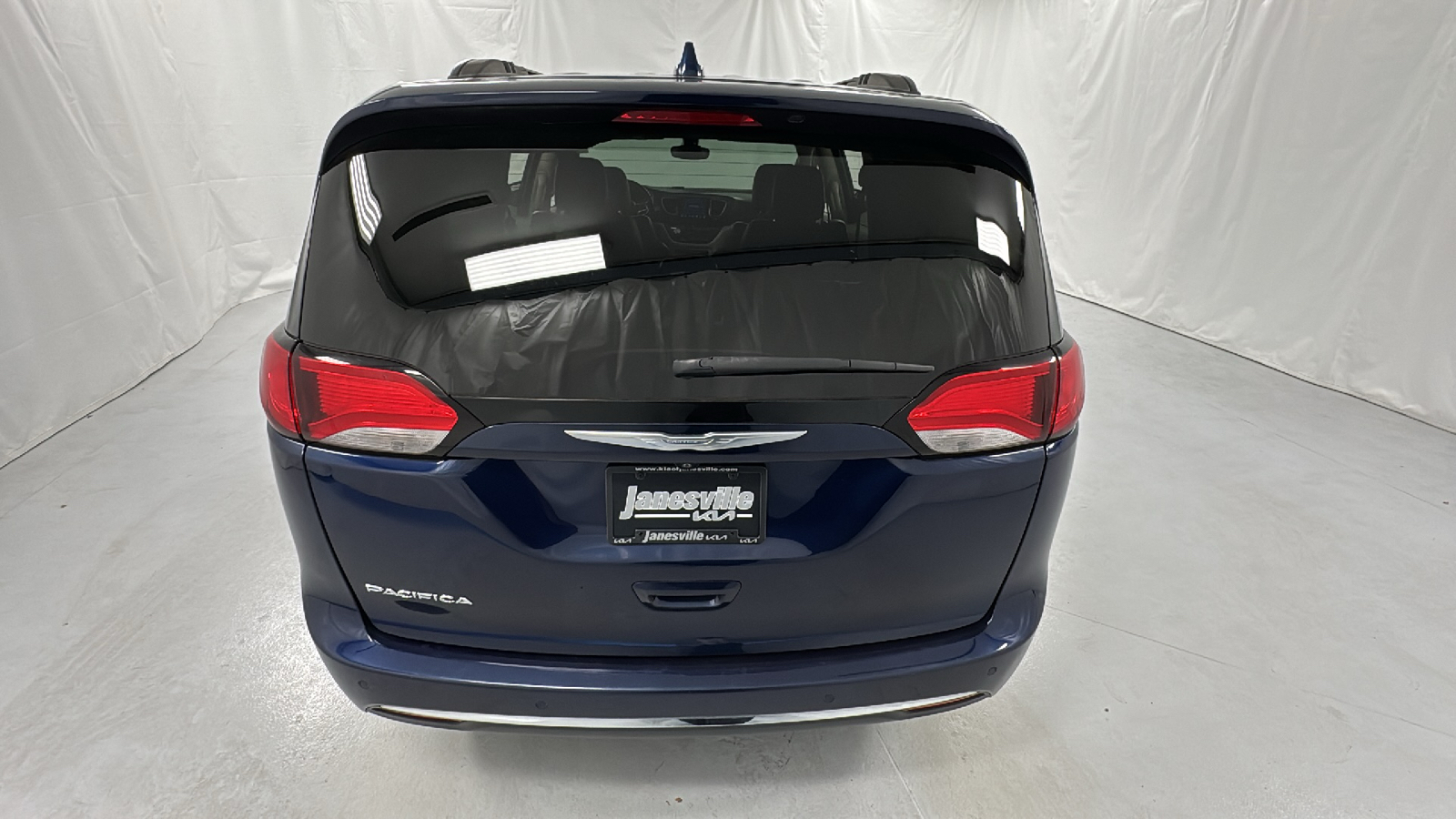 2017 Chrysler Pacifica Touring L 4