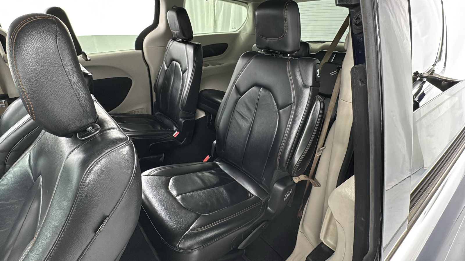 2017 Chrysler Pacifica Touring L 12