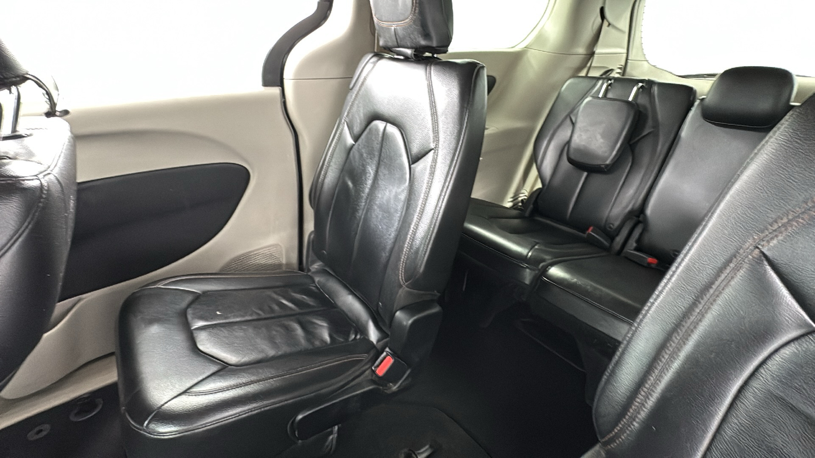 2017 Chrysler Pacifica Touring L 14