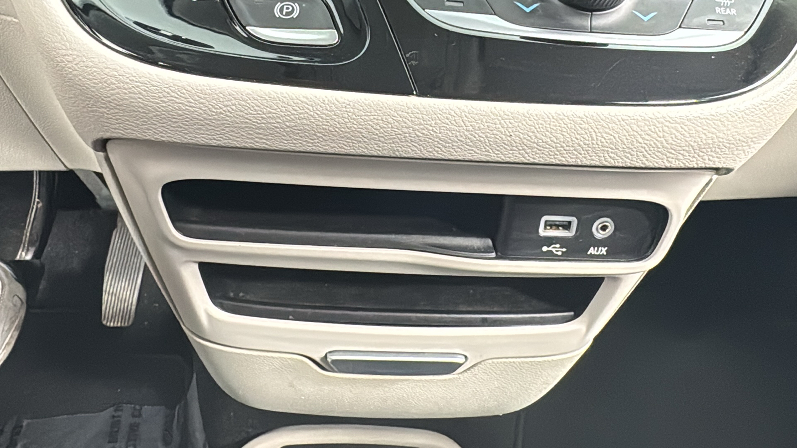 2017 Chrysler Pacifica Touring L 30