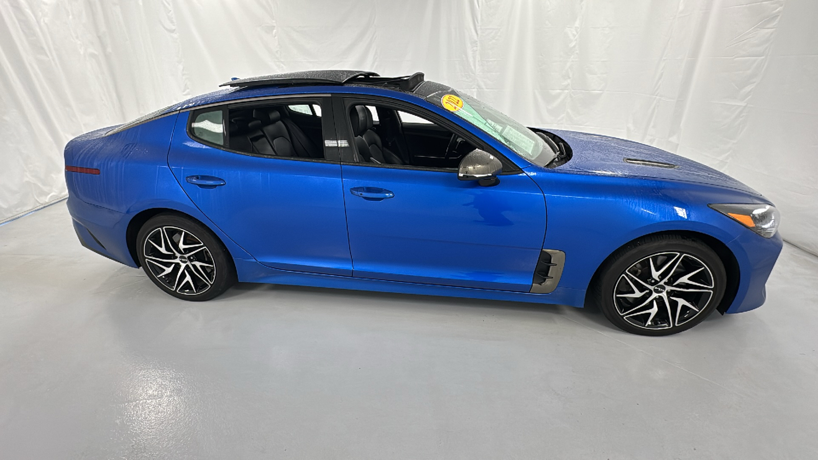 2022 Kia Stinger GT-Line 2