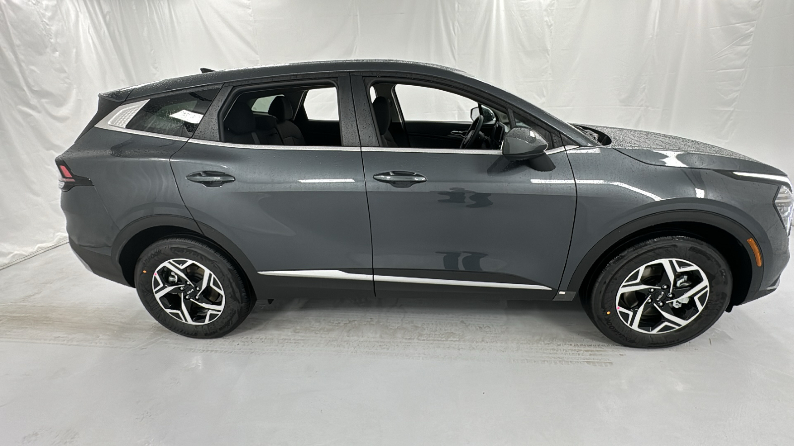 2024 Kia Sportage LX 2