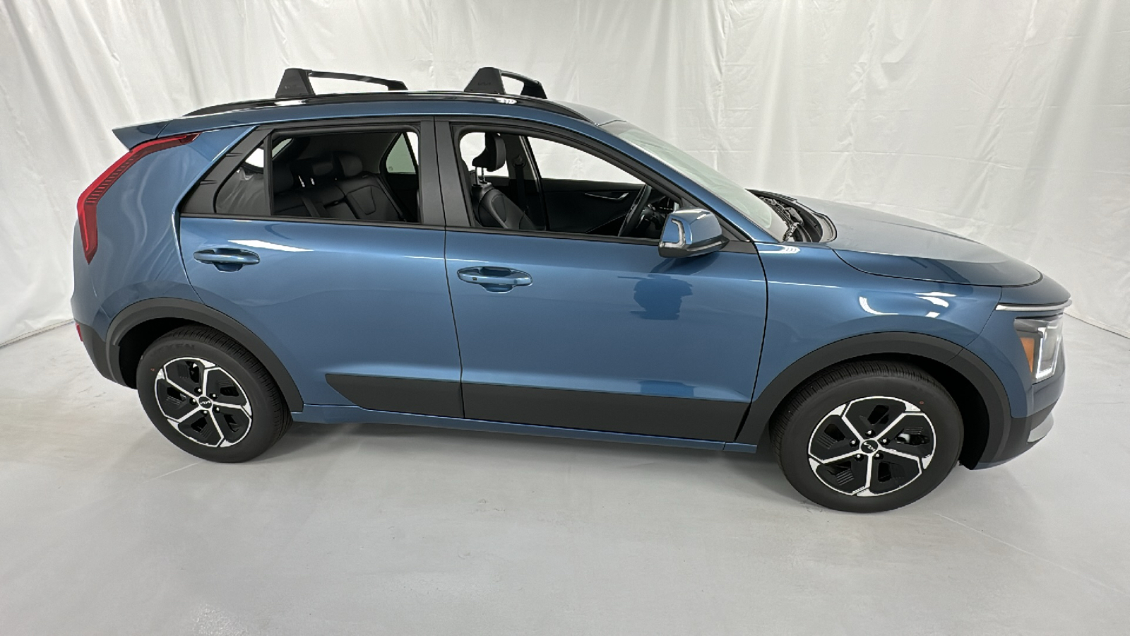 2024 Kia Niro EX 2