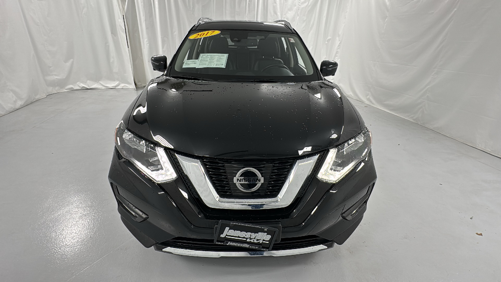 2017 Nissan Rogue SV 8