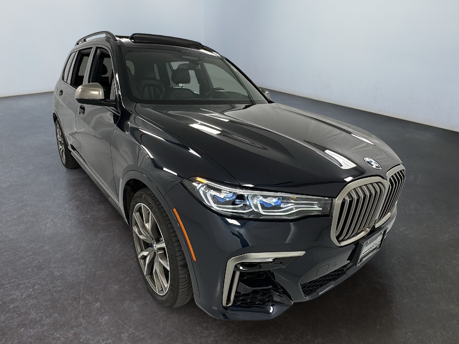 2021 BMW X7 M50i 1