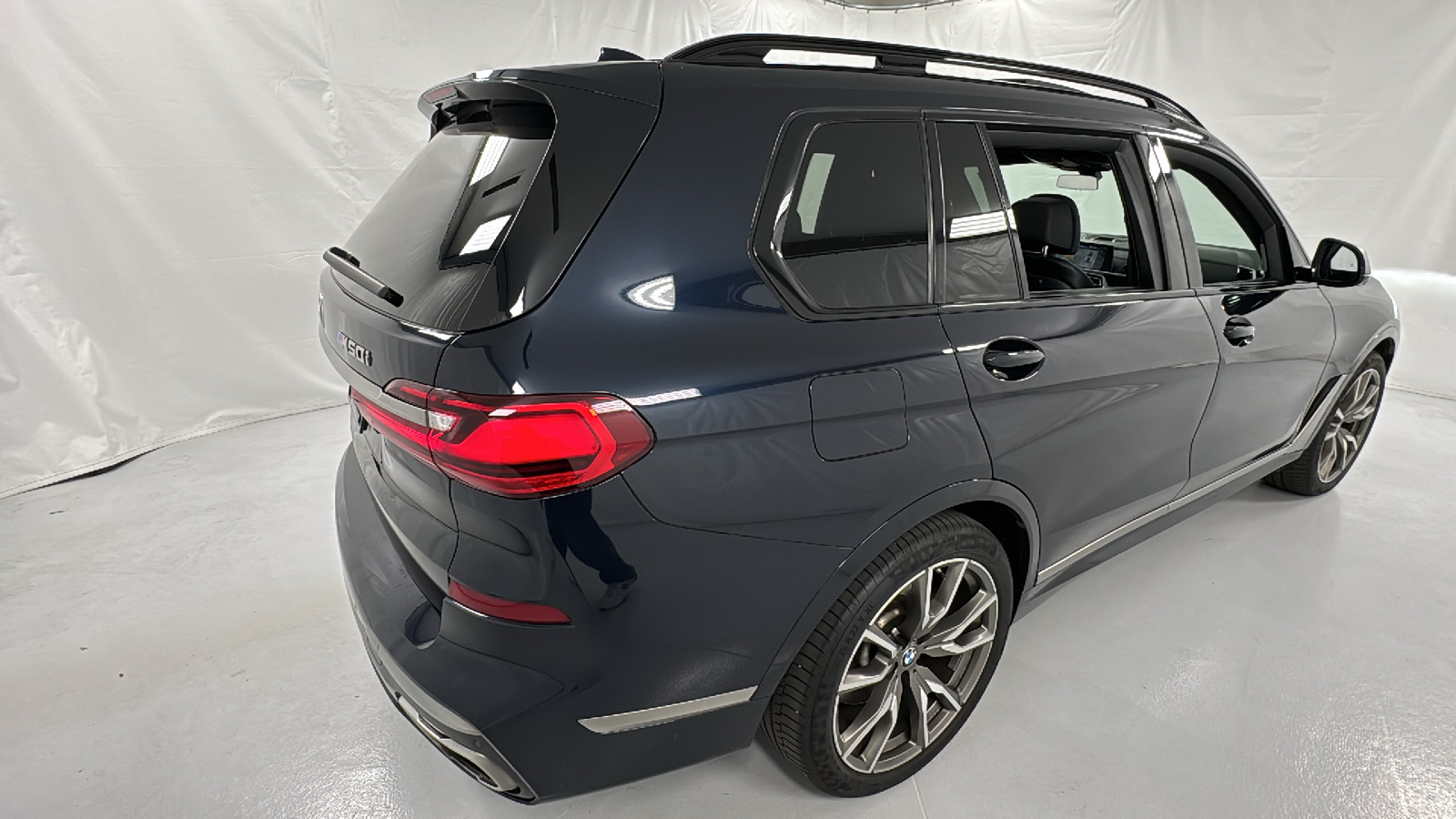 2021 BMW X7 M50i 3