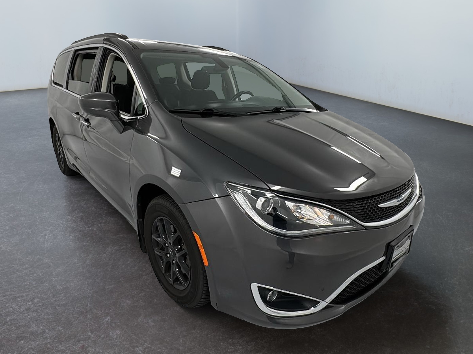 2020 Chrysler Pacifica Touring 1