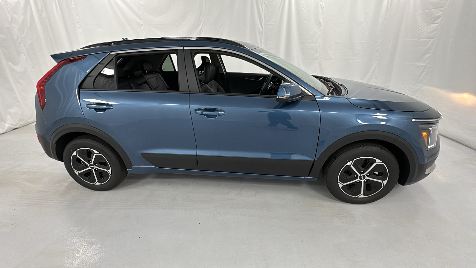 2025 Kia Niro EX 2