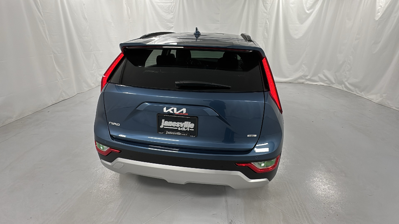 2025 Kia Niro EX 4