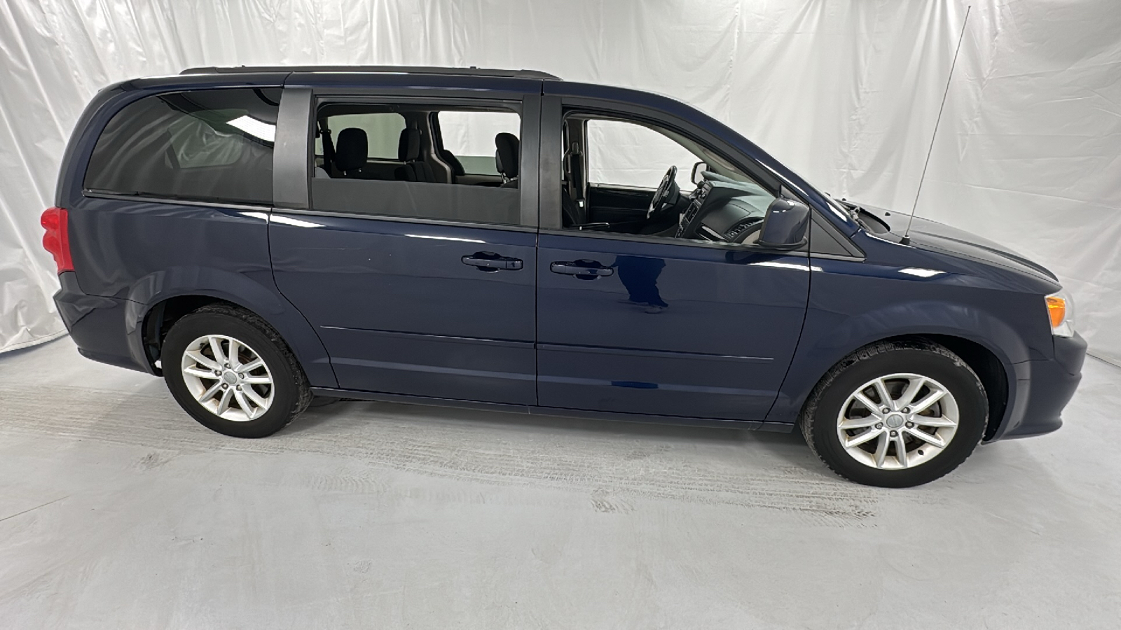 2015 Dodge Grand Caravan SXT 2