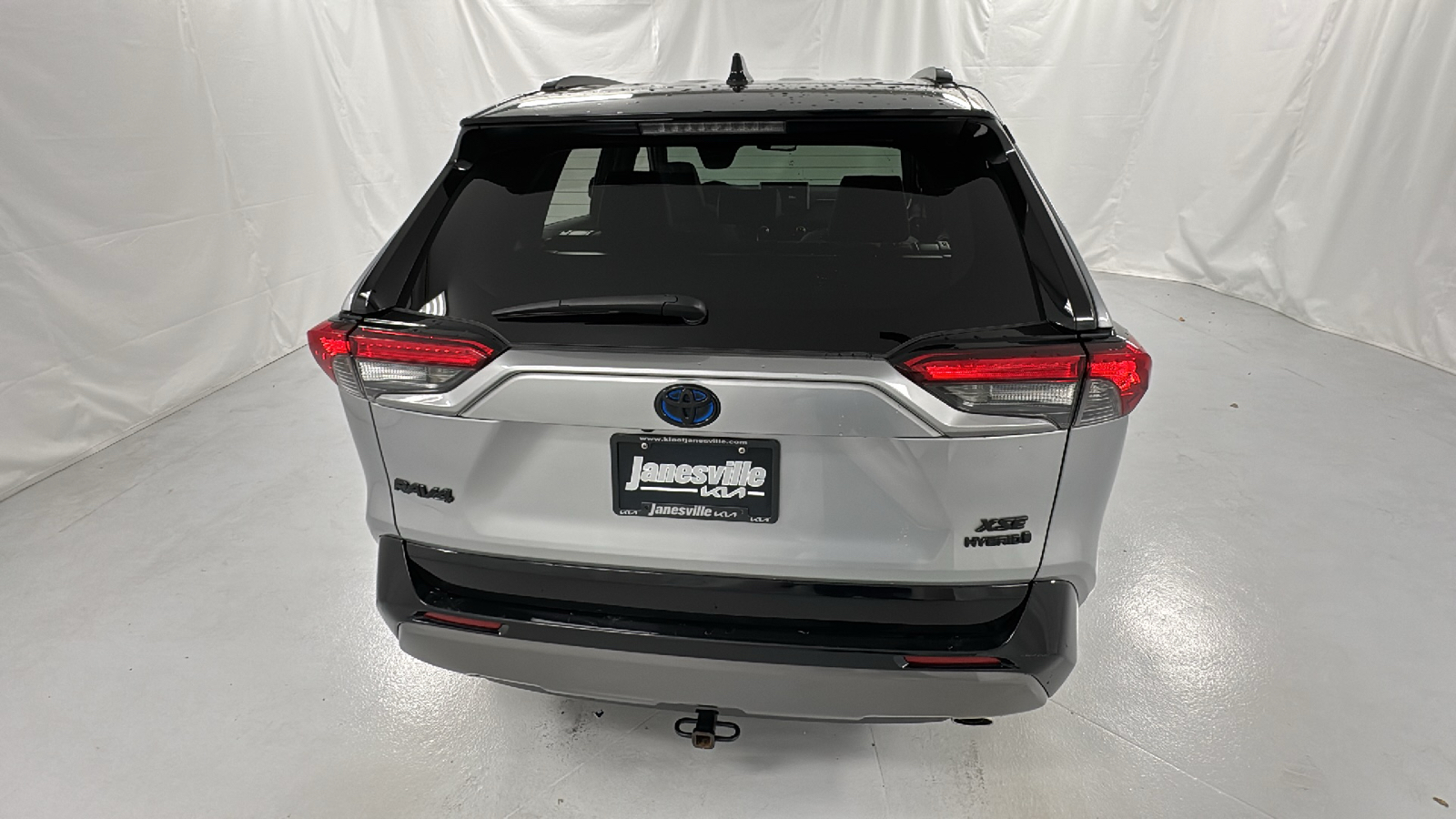 2019 Toyota RAV4 Hybrid XSE 4