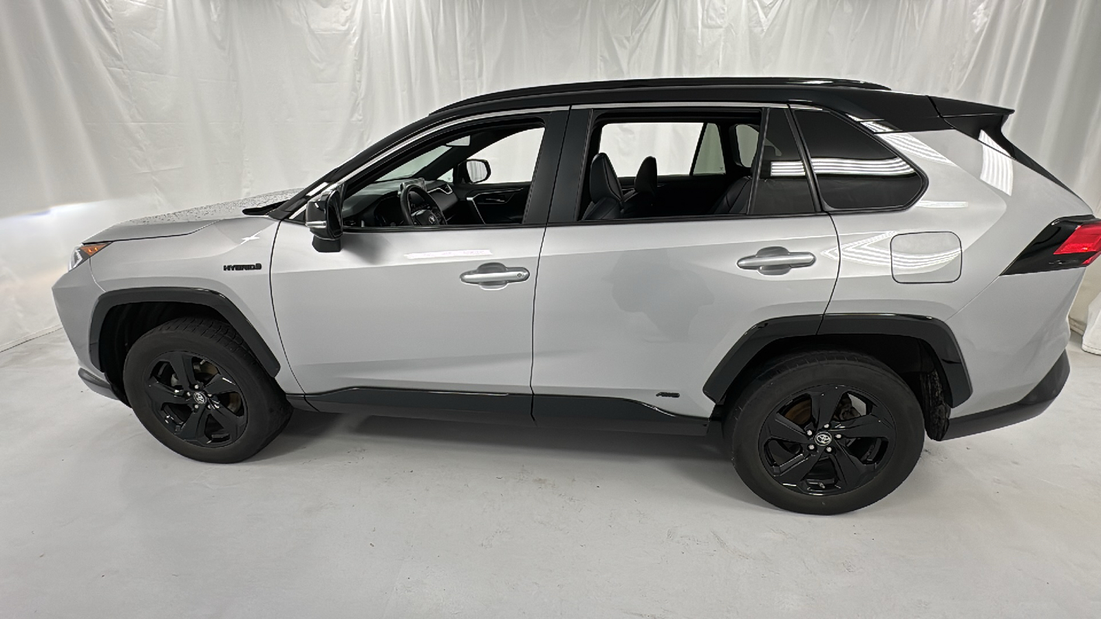 2019 Toyota RAV4 Hybrid XSE 6