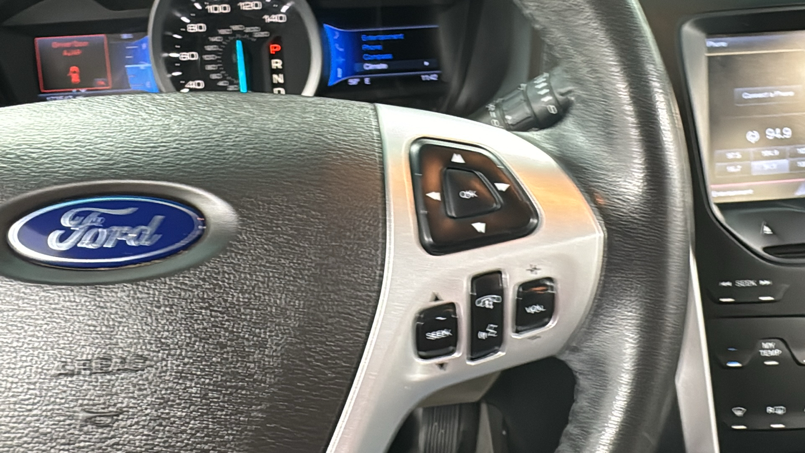 2013 Ford Explorer XLT 24