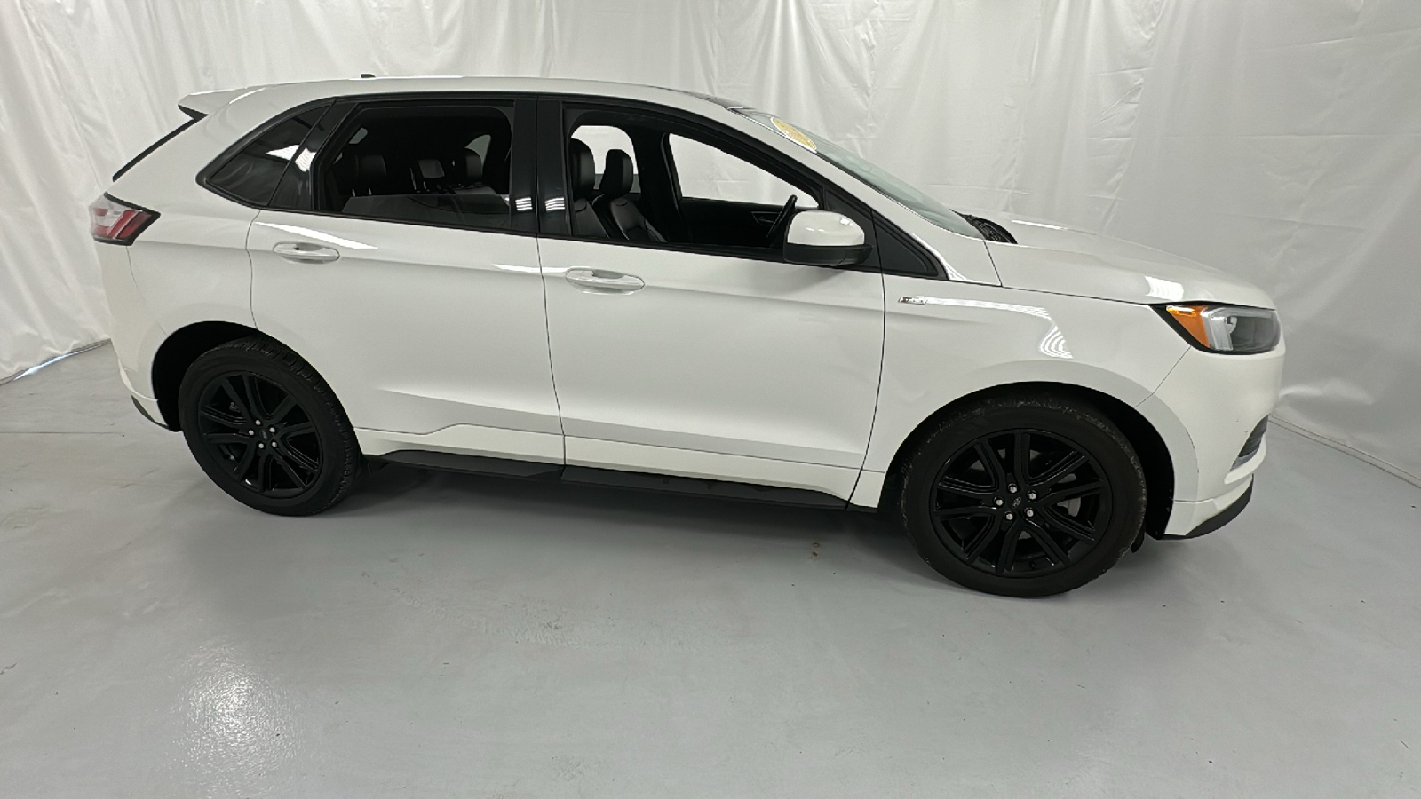 2022 Ford Edge ST Line 2