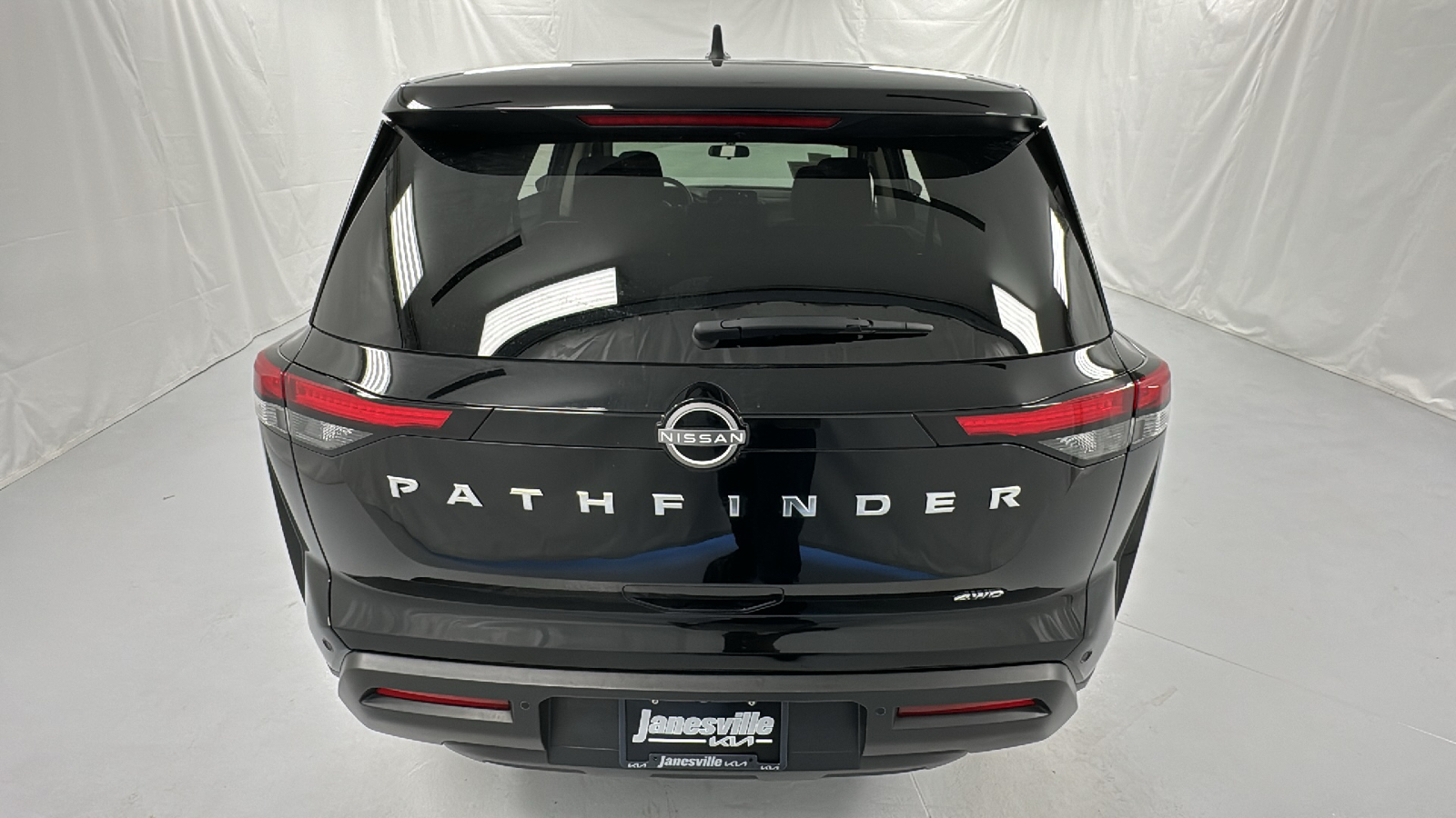 2023 Nissan Pathfinder S 4