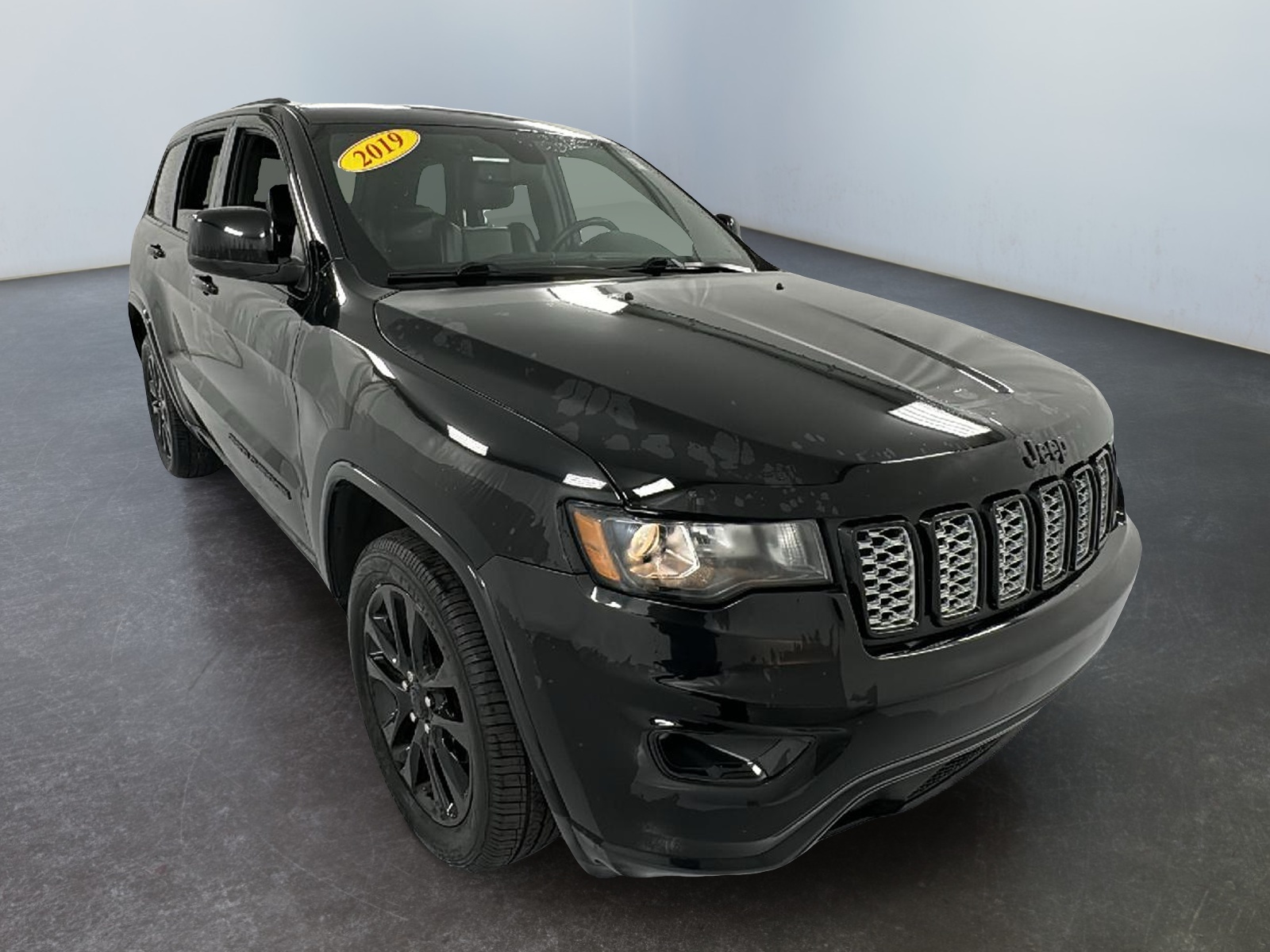 2019 Jeep Grand Cherokee Altitude 1