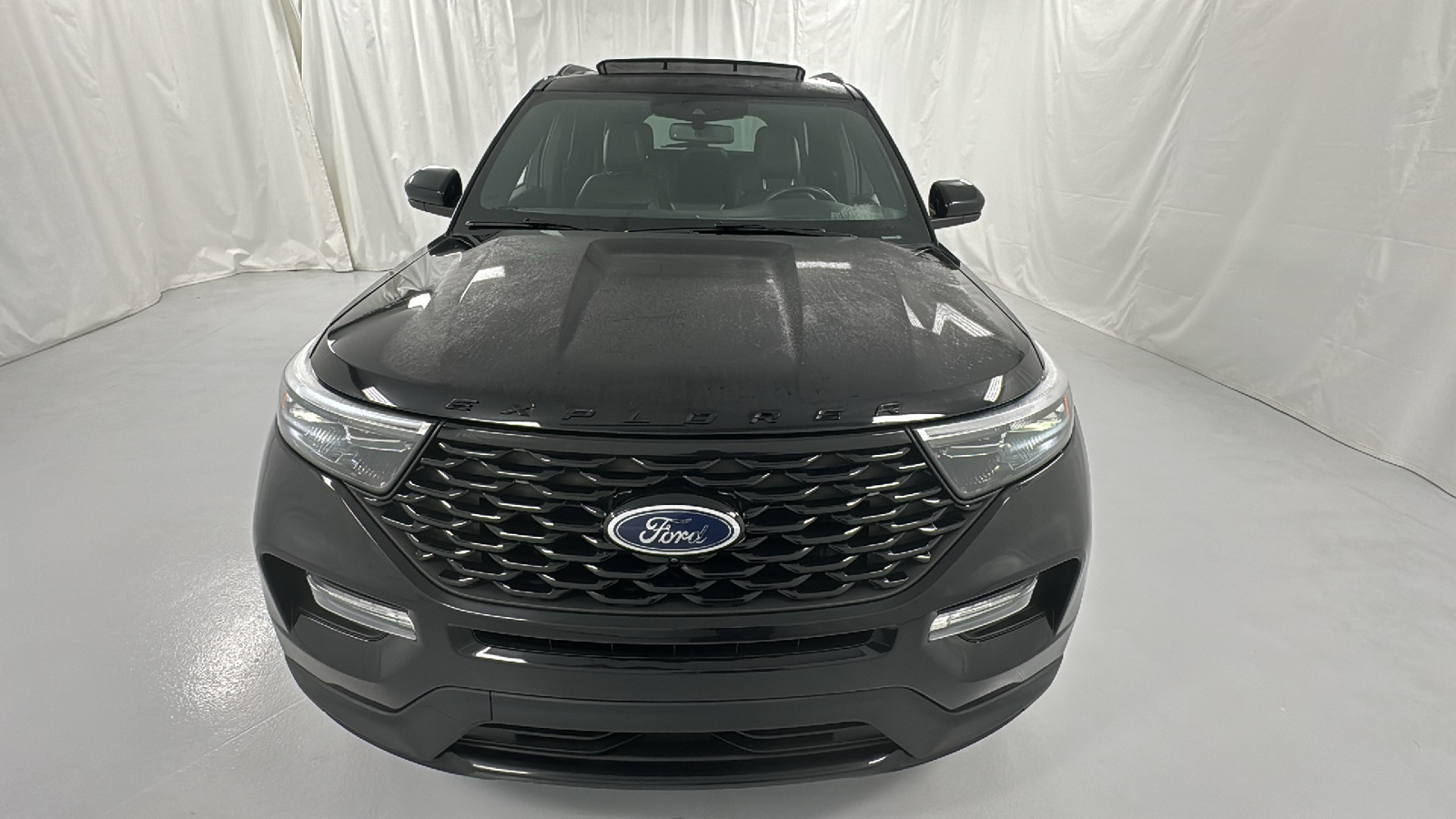 2022 Ford Explorer ST-Line 8