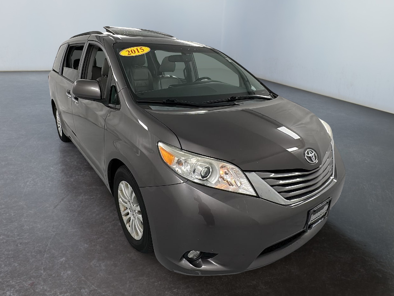 2015 Toyota Sienna XLE 1