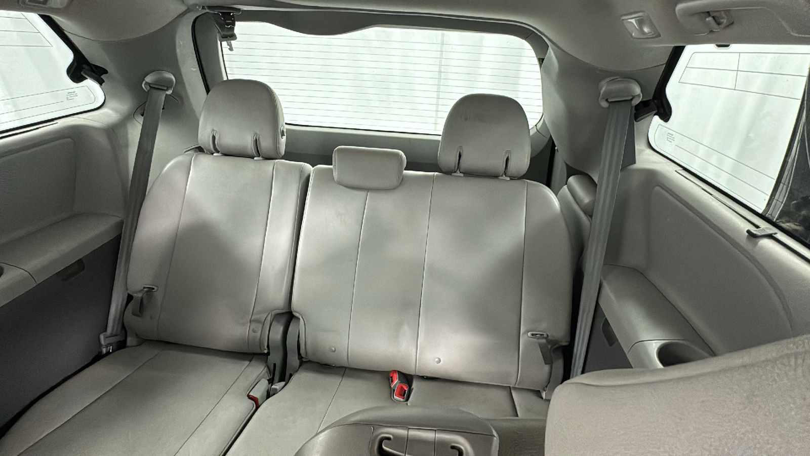 2015 Toyota Sienna XLE 15