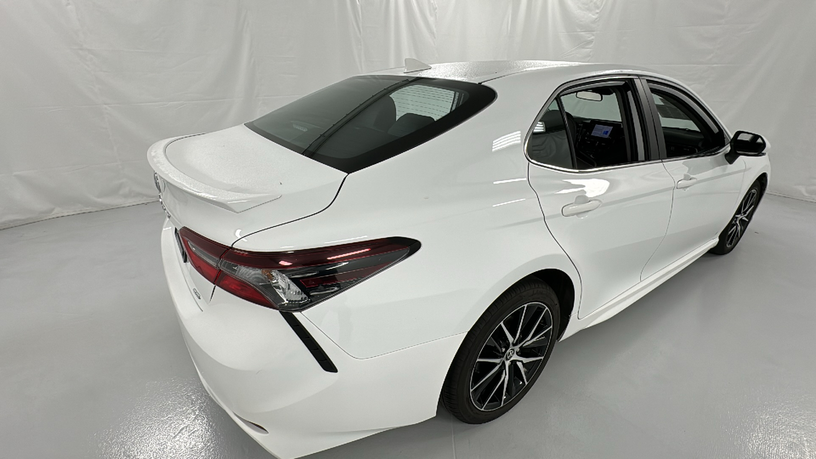 2022 Toyota Camry SE 3