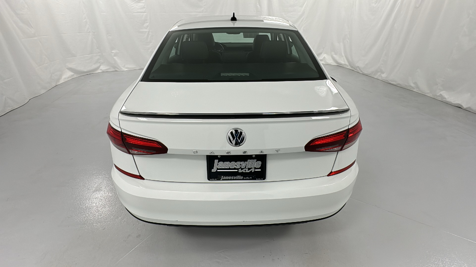 2020 Volkswagen Passat 2.0T R-Line 4