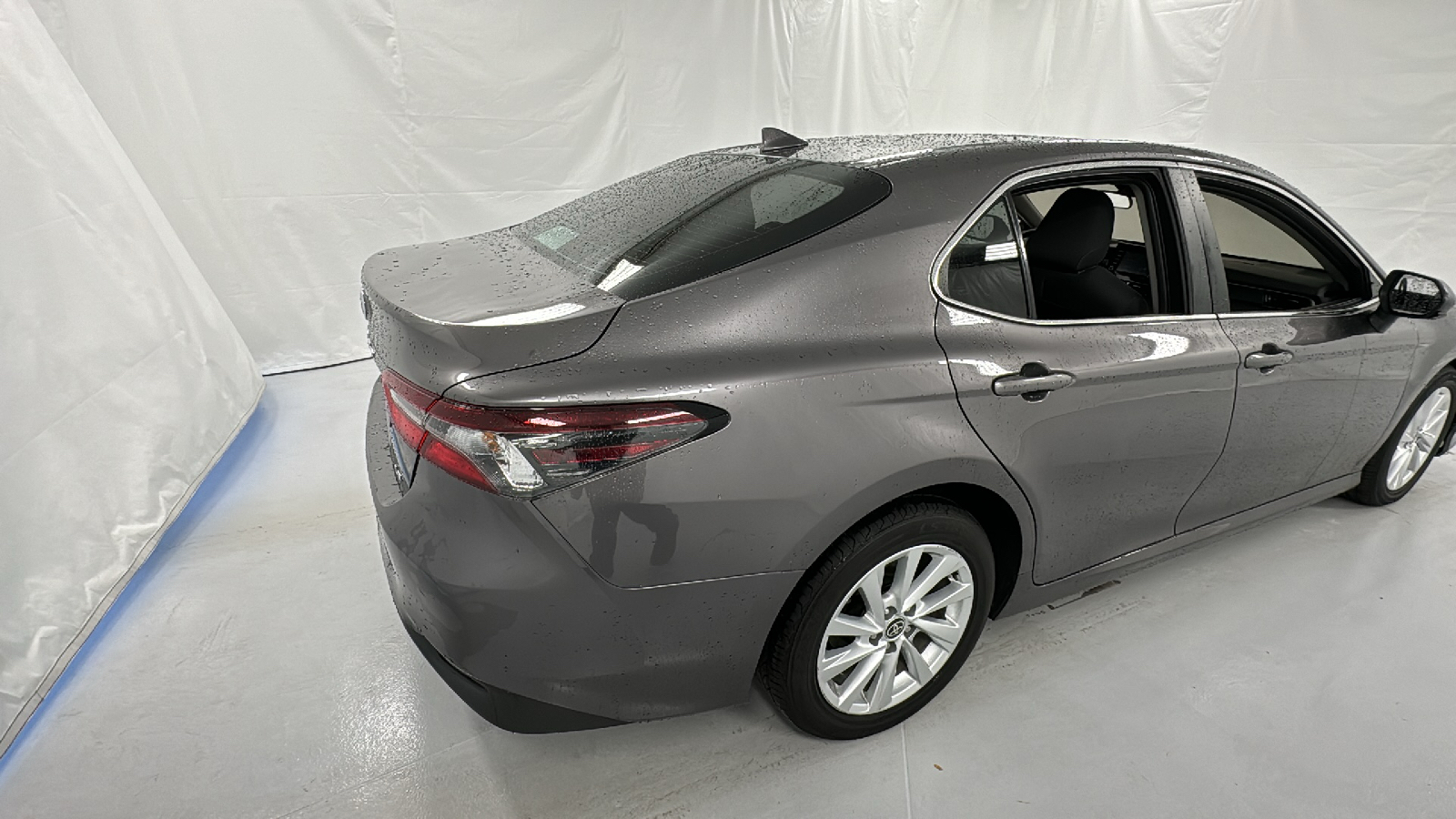 2023 Toyota Camry LE 3