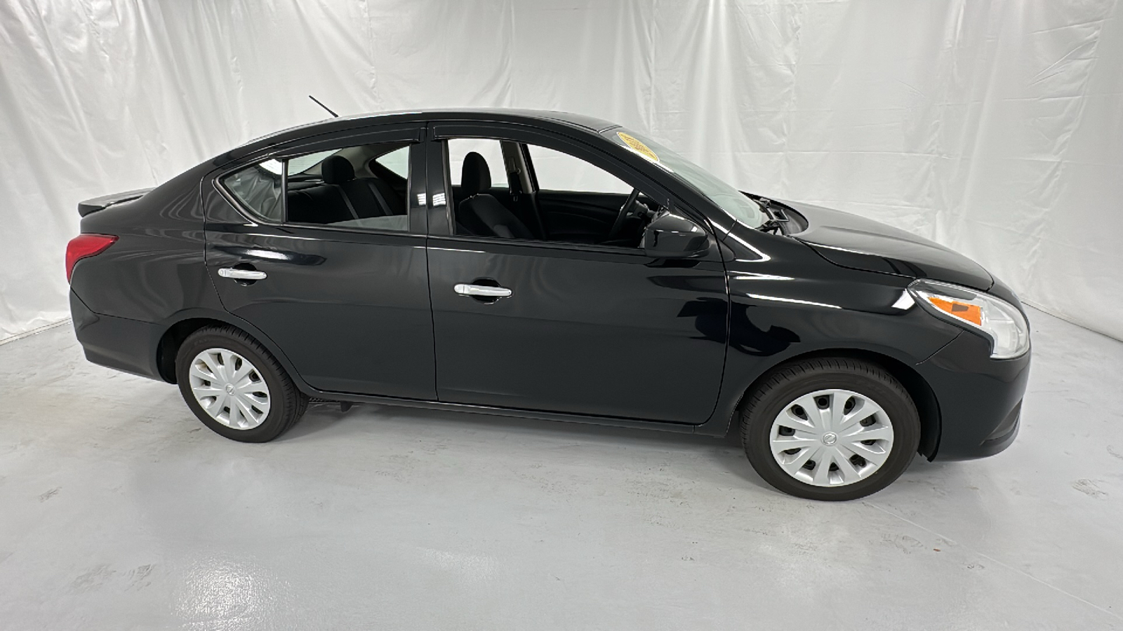 2018 Nissan Versa 1.6 SV 2