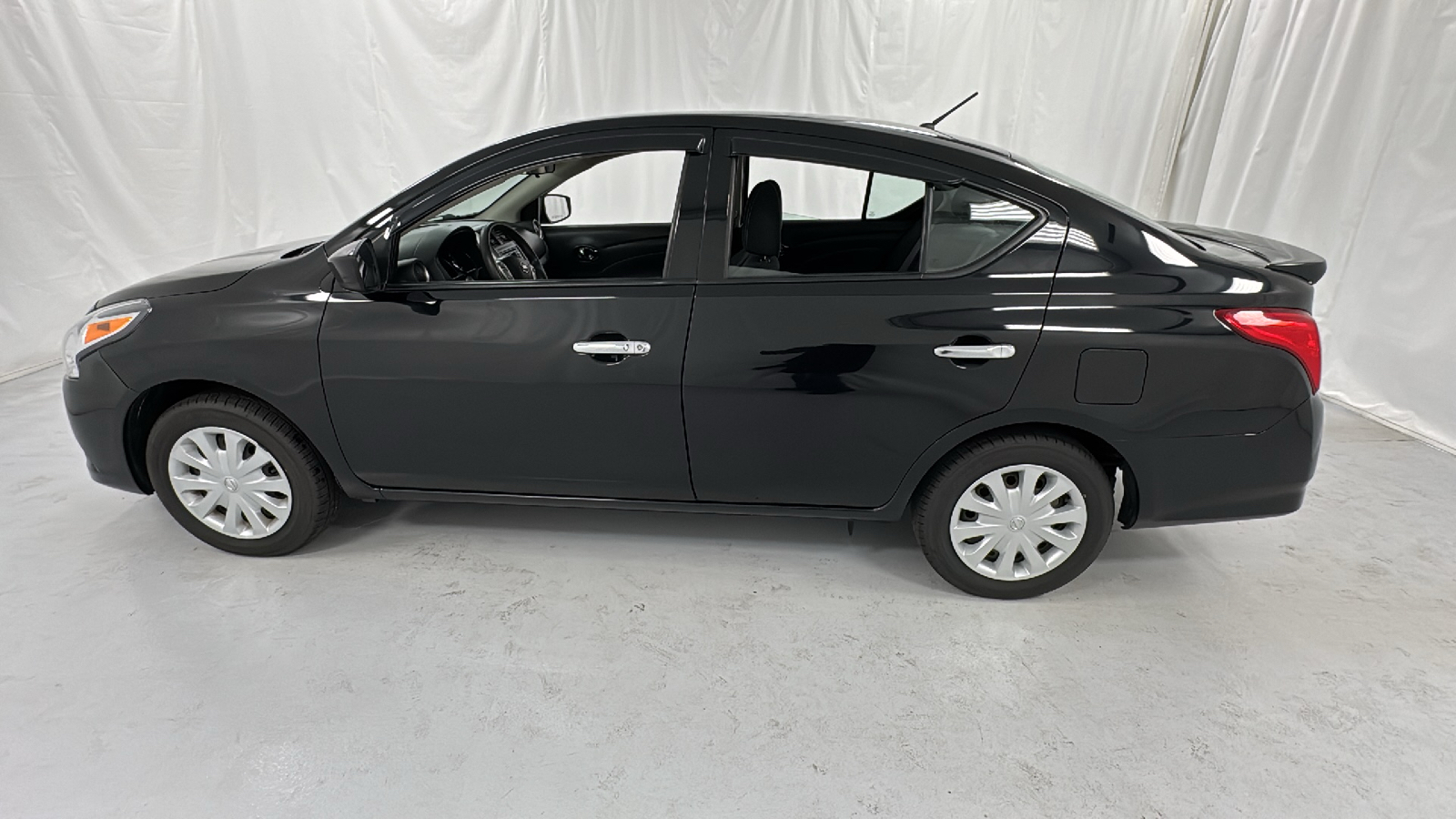 2018 Nissan Versa 1.6 SV 6