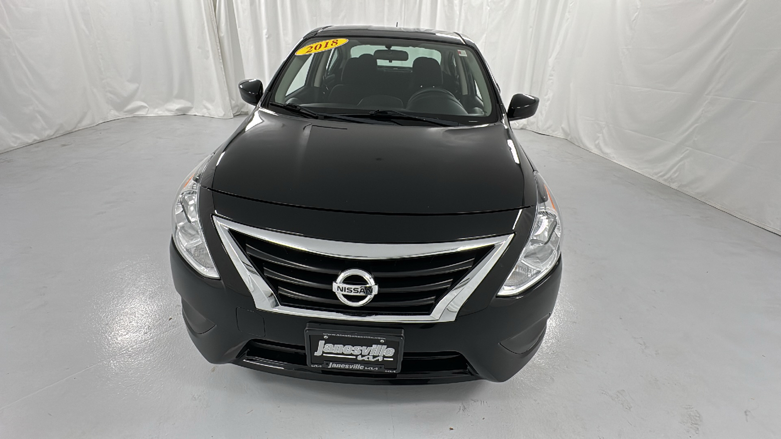 2018 Nissan Versa 1.6 SV 8