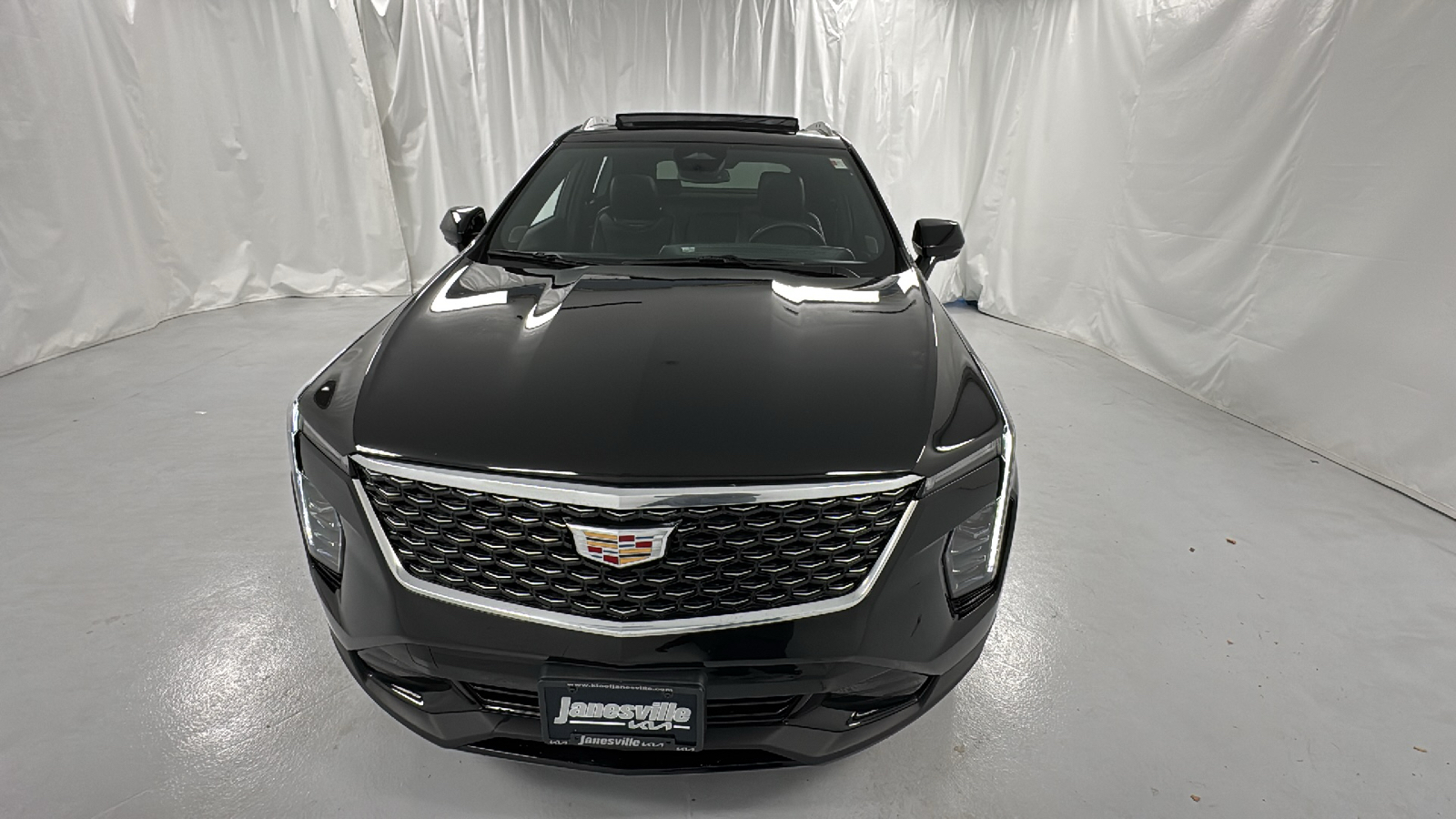 2024 Cadillac XT4 Premium Luxury 8