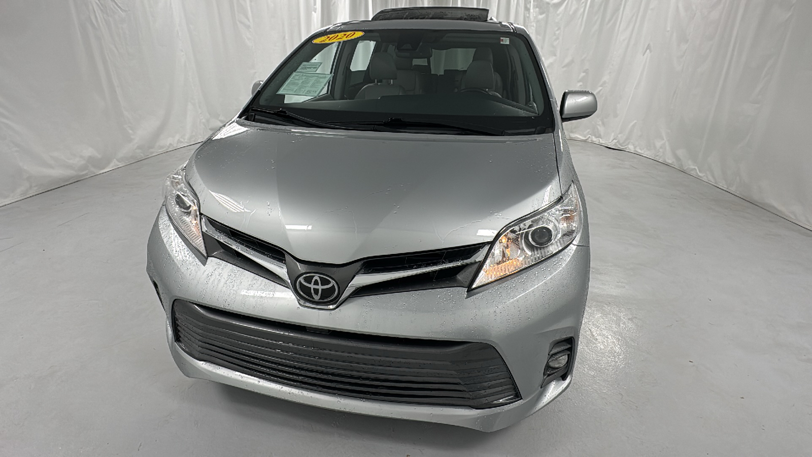 2020 Toyota Sienna XLE Premium 8