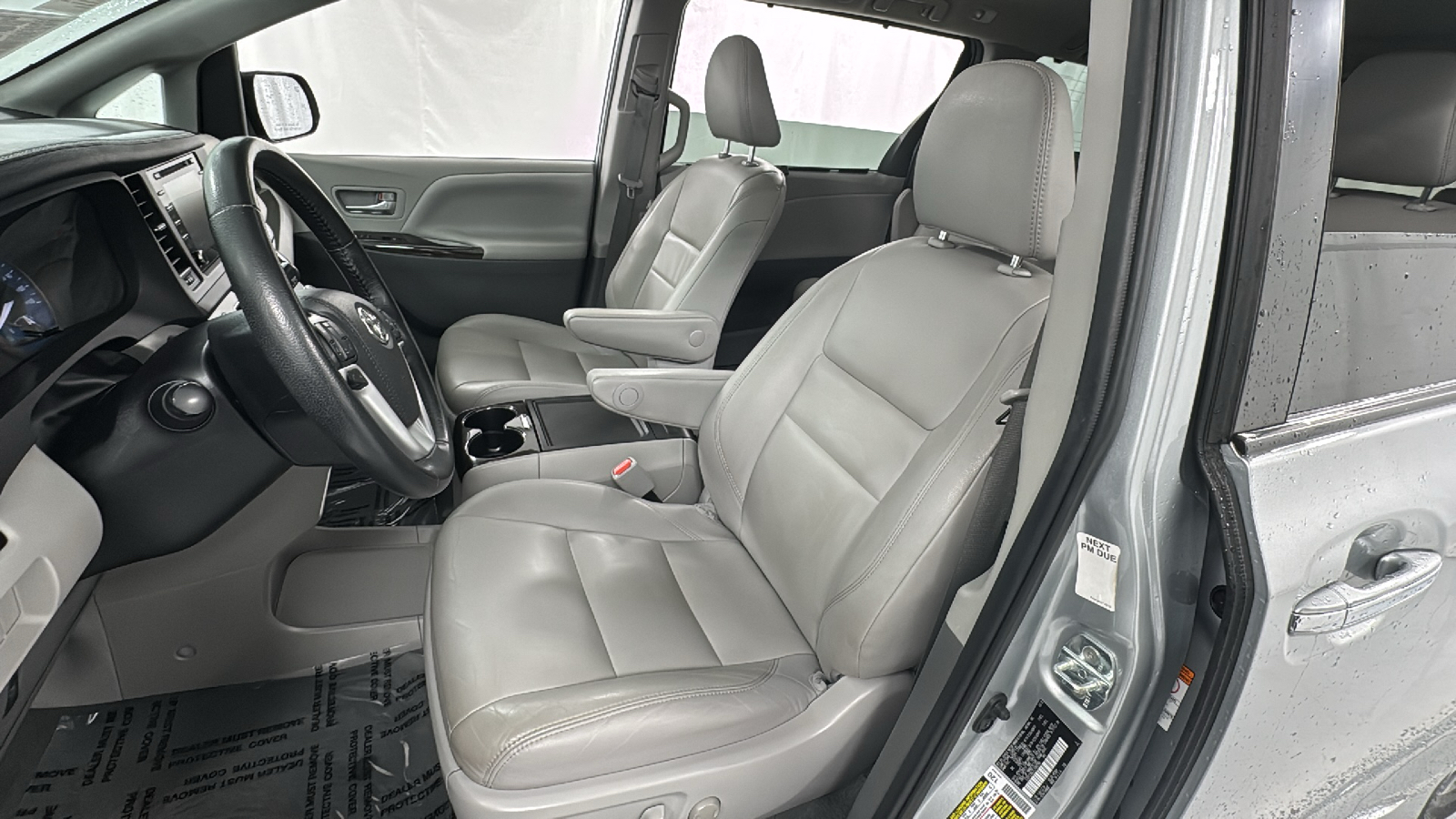 2020 Toyota Sienna XLE Premium 10