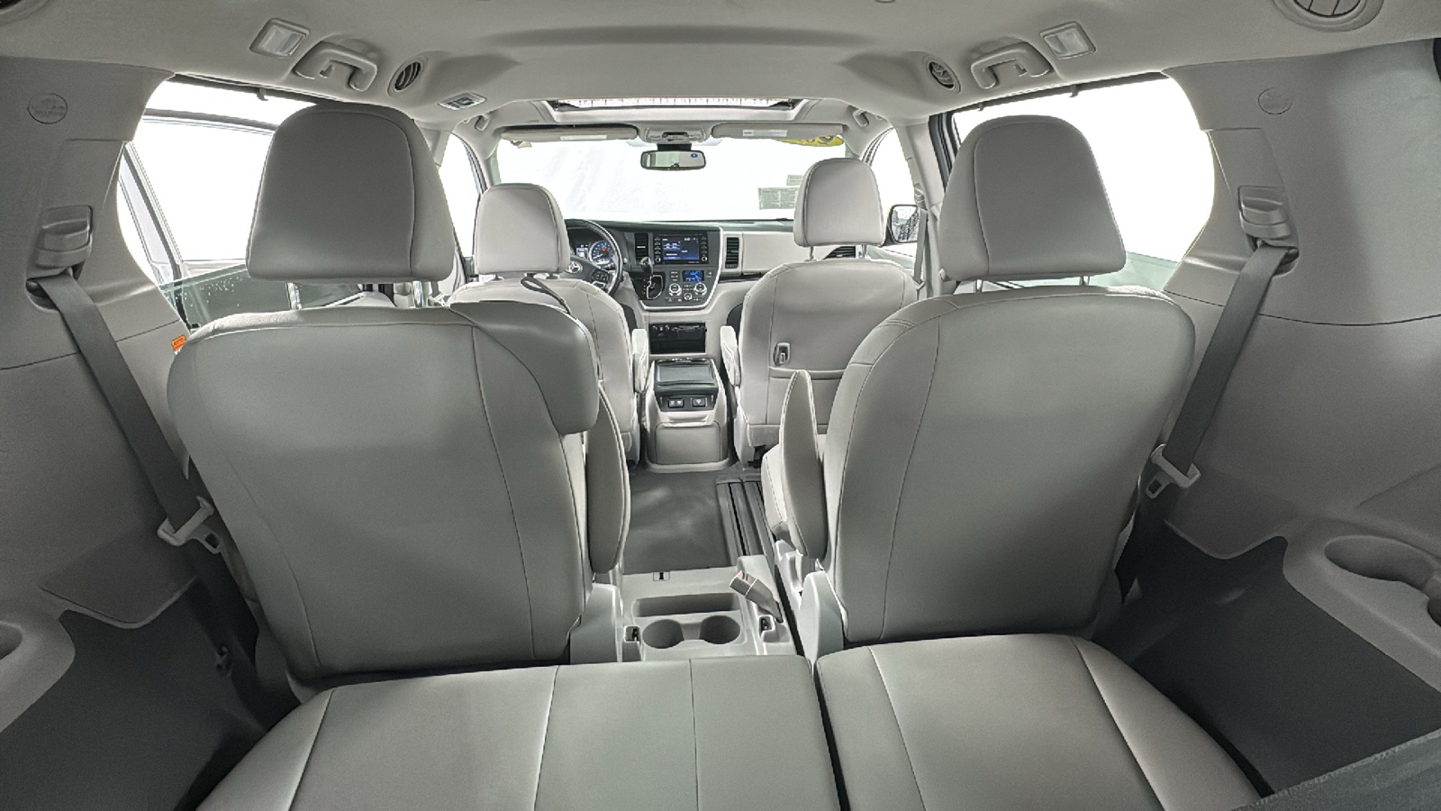 2020 Toyota Sienna XLE Premium 19