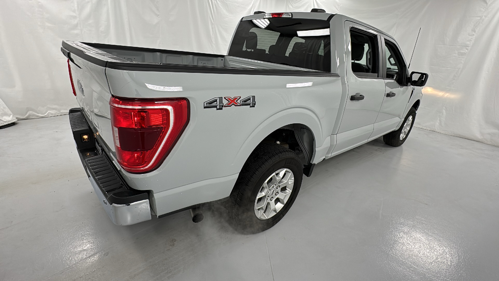 2023 Ford F-150 XLT 3