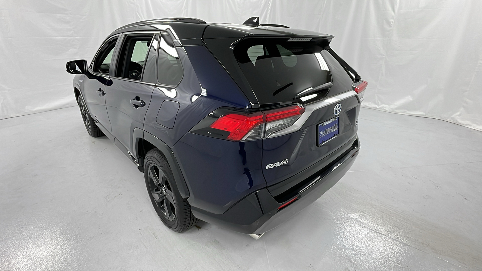 2020 Toyota RAV4 Hybrid XSE 5