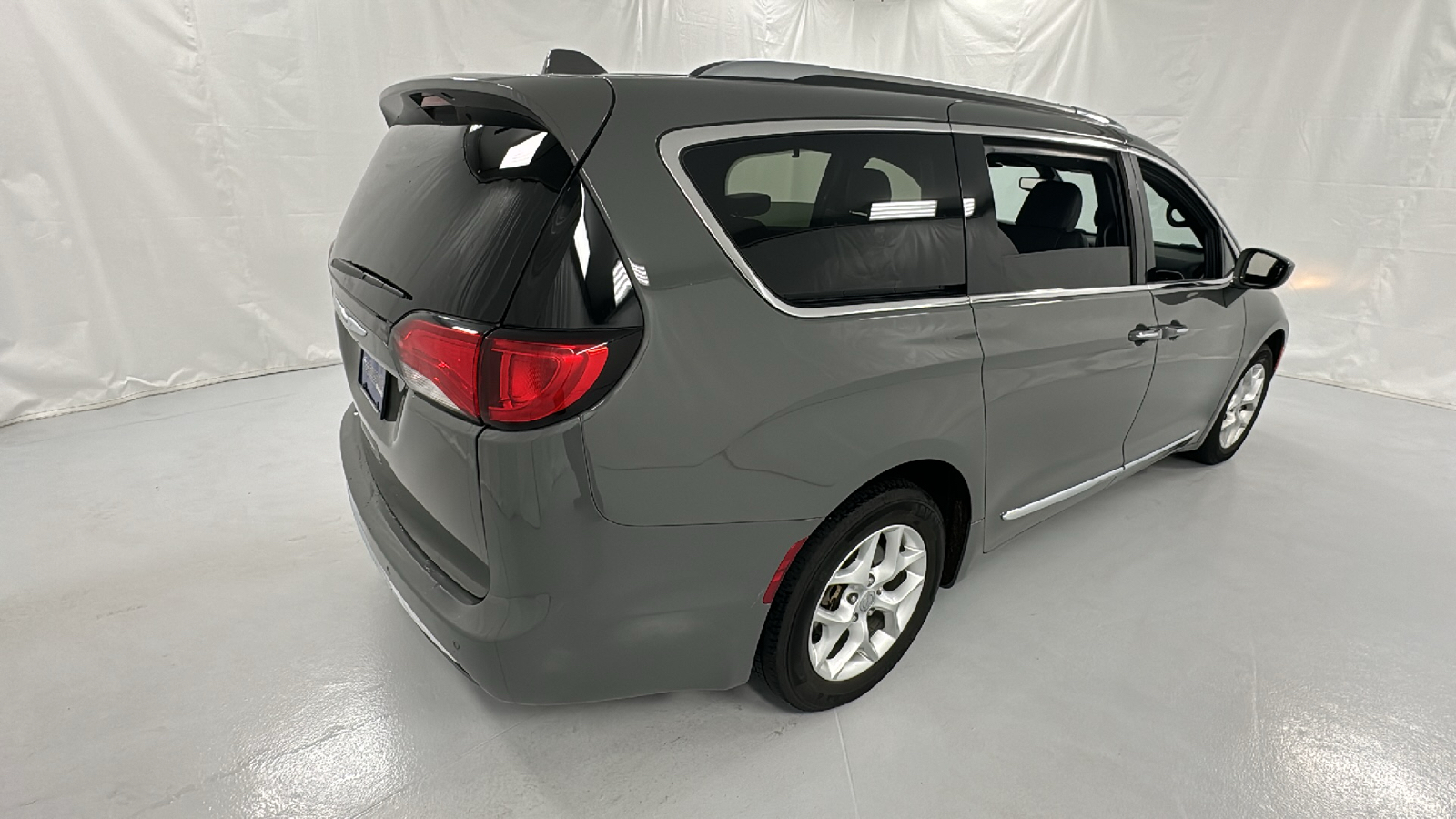 2020 Chrysler Pacifica Touring L 3