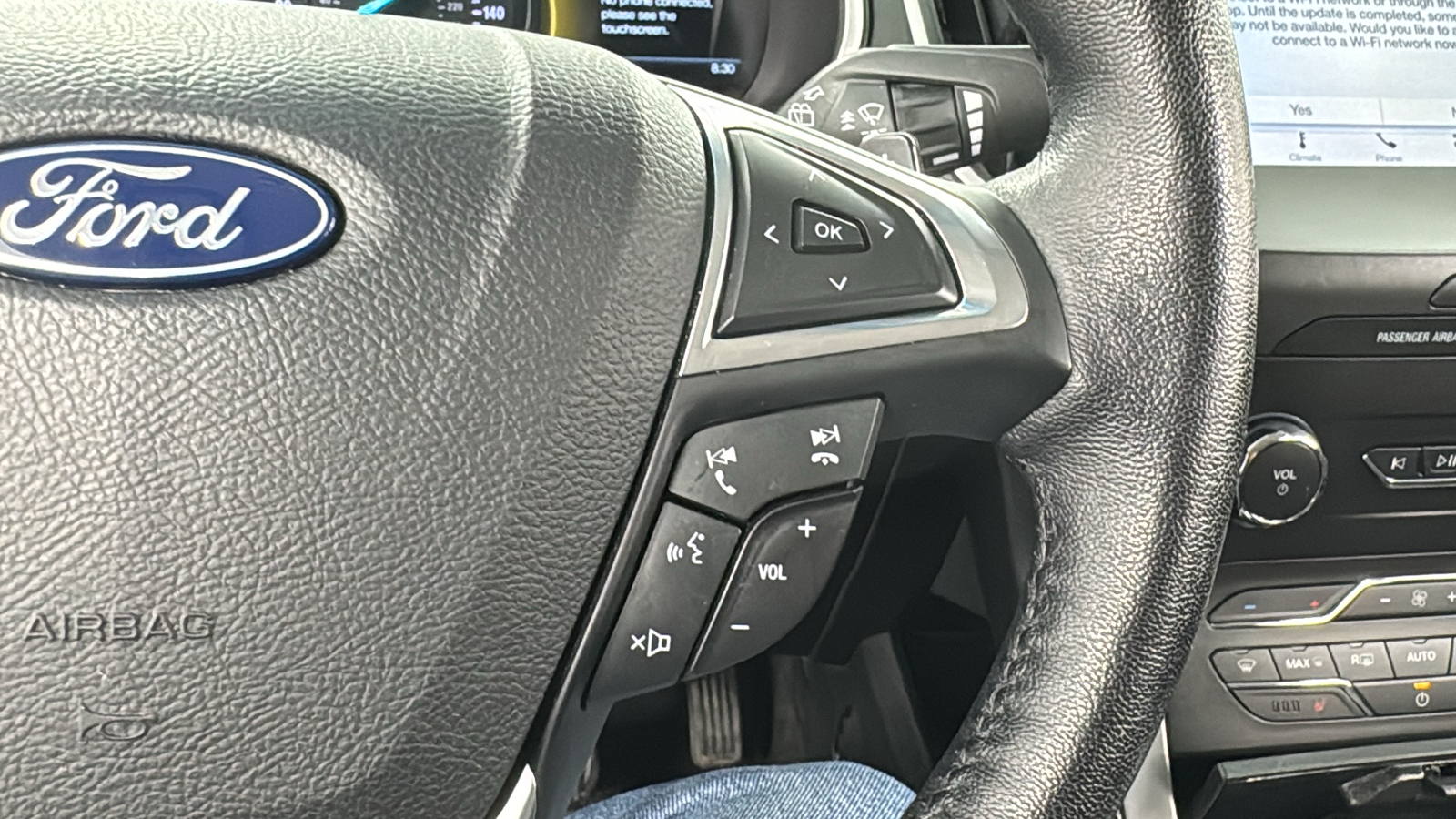 2019 Ford Edge SEL 23