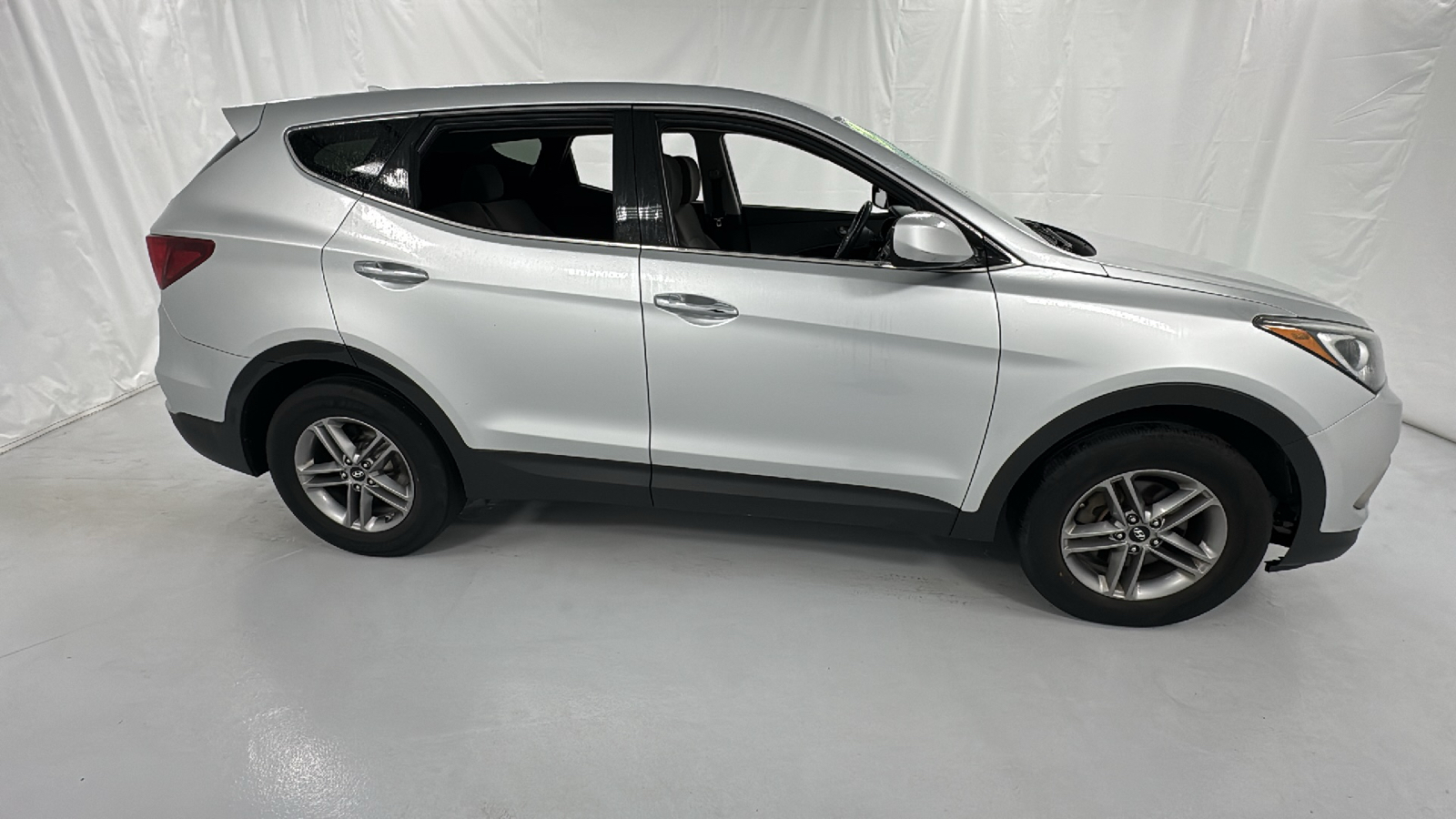 2017 Hyundai Santa Fe Sport 2.4 Base 2