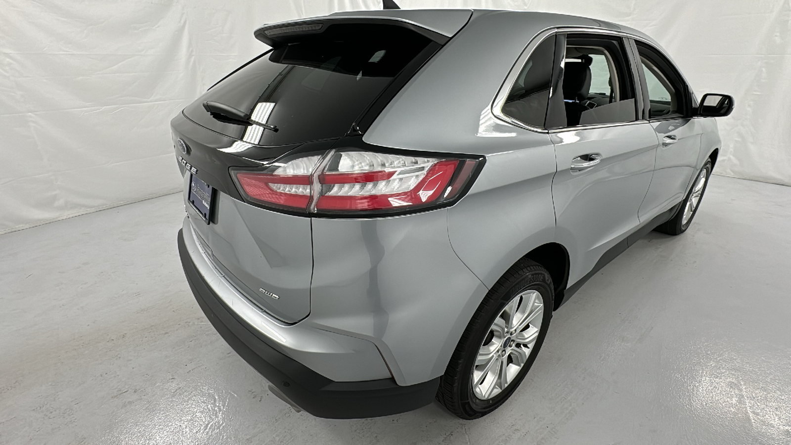 2022 Ford Edge Titanium 3