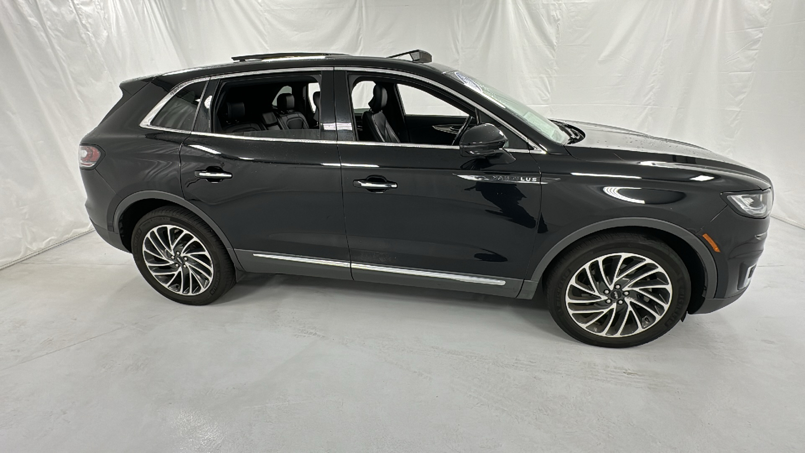 2019 Lincoln Nautilus Reserve 2