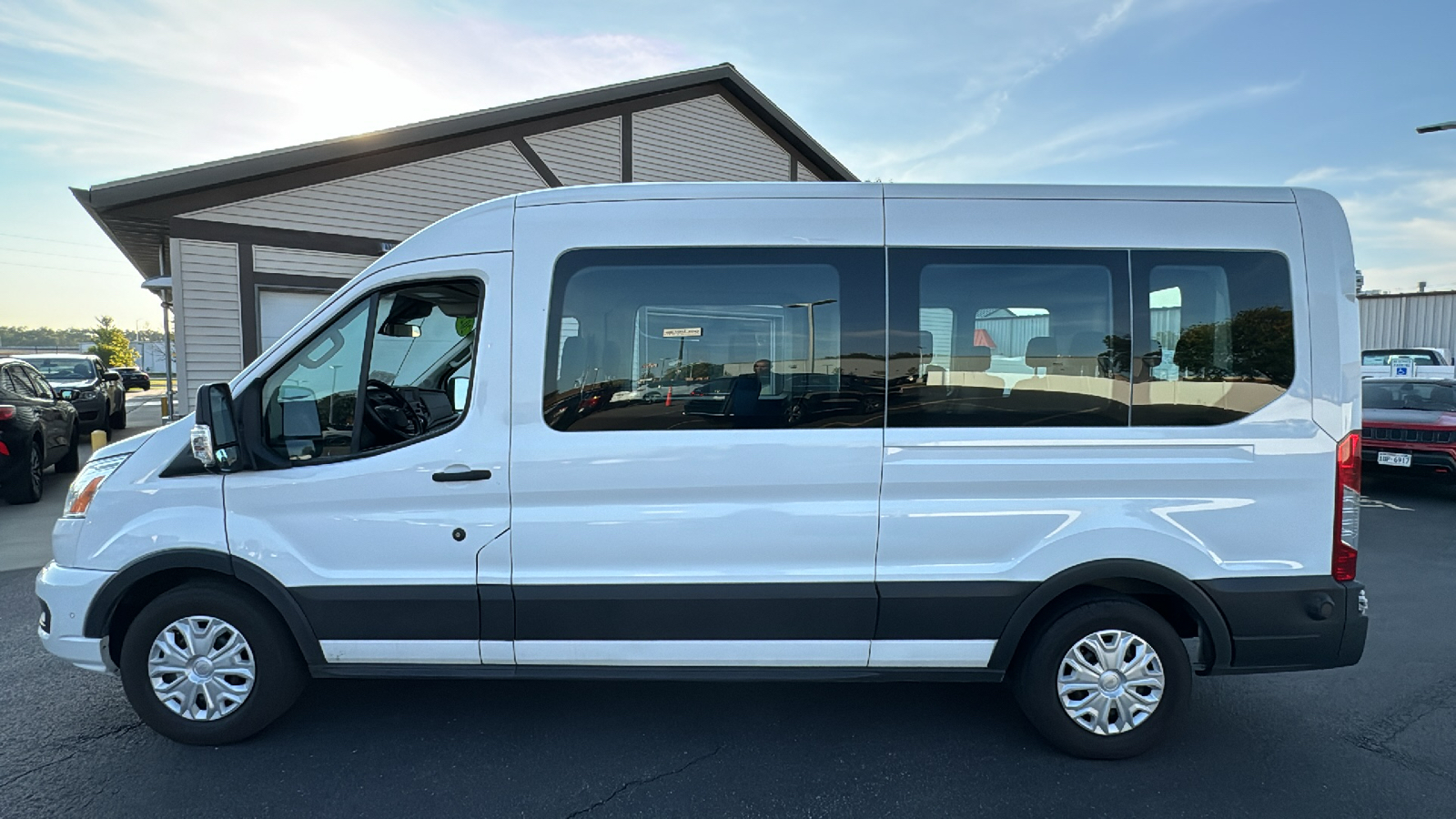 2020 Ford Transit-350 XLT 6