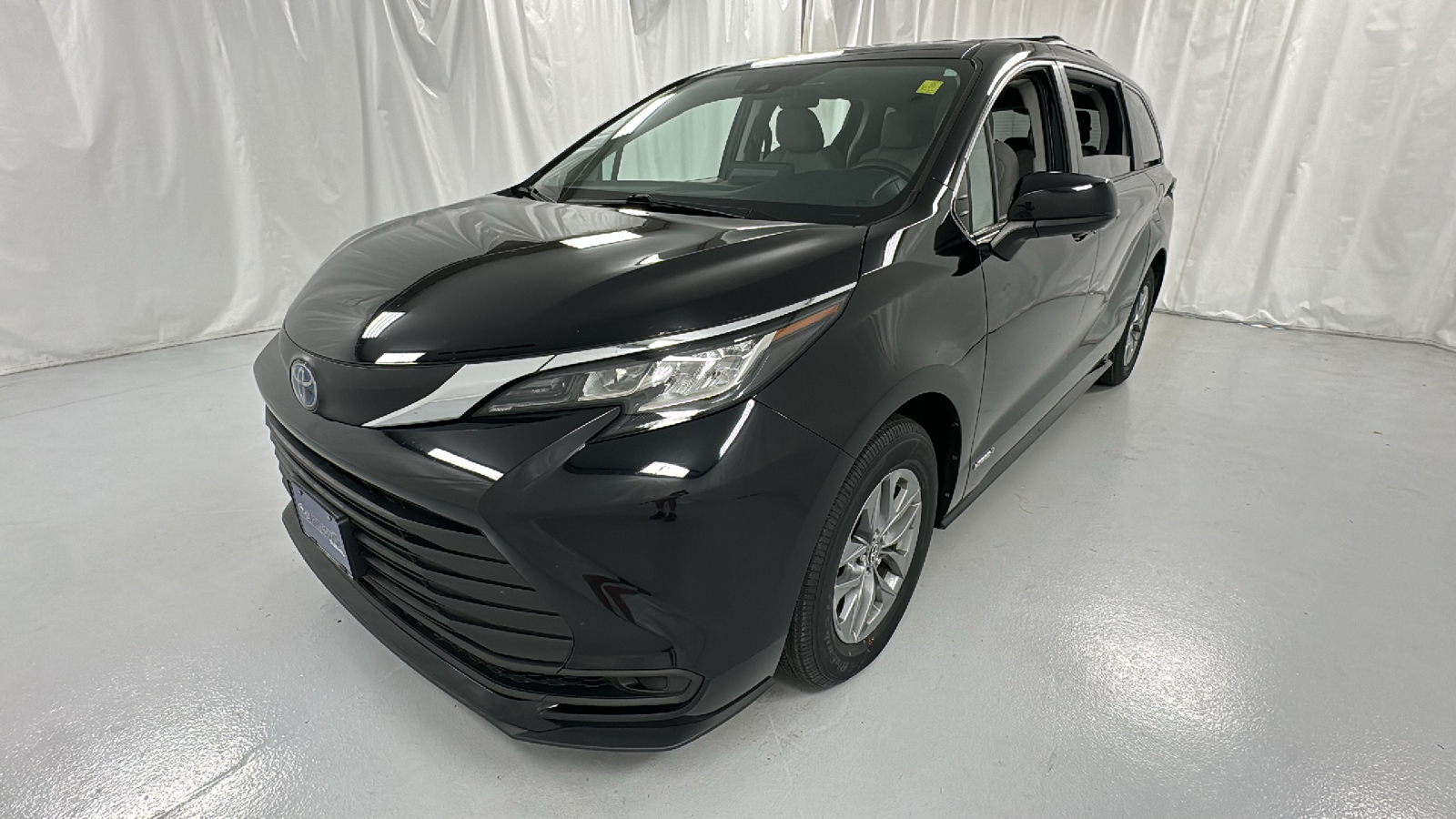 2021 Toyota Sienna LE 7