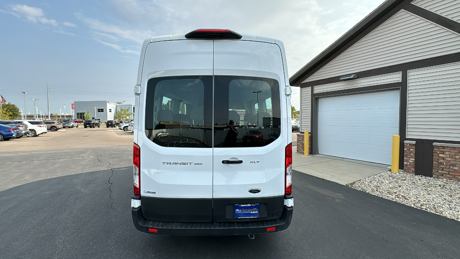 2022 Ford Transit-350 XLT 4