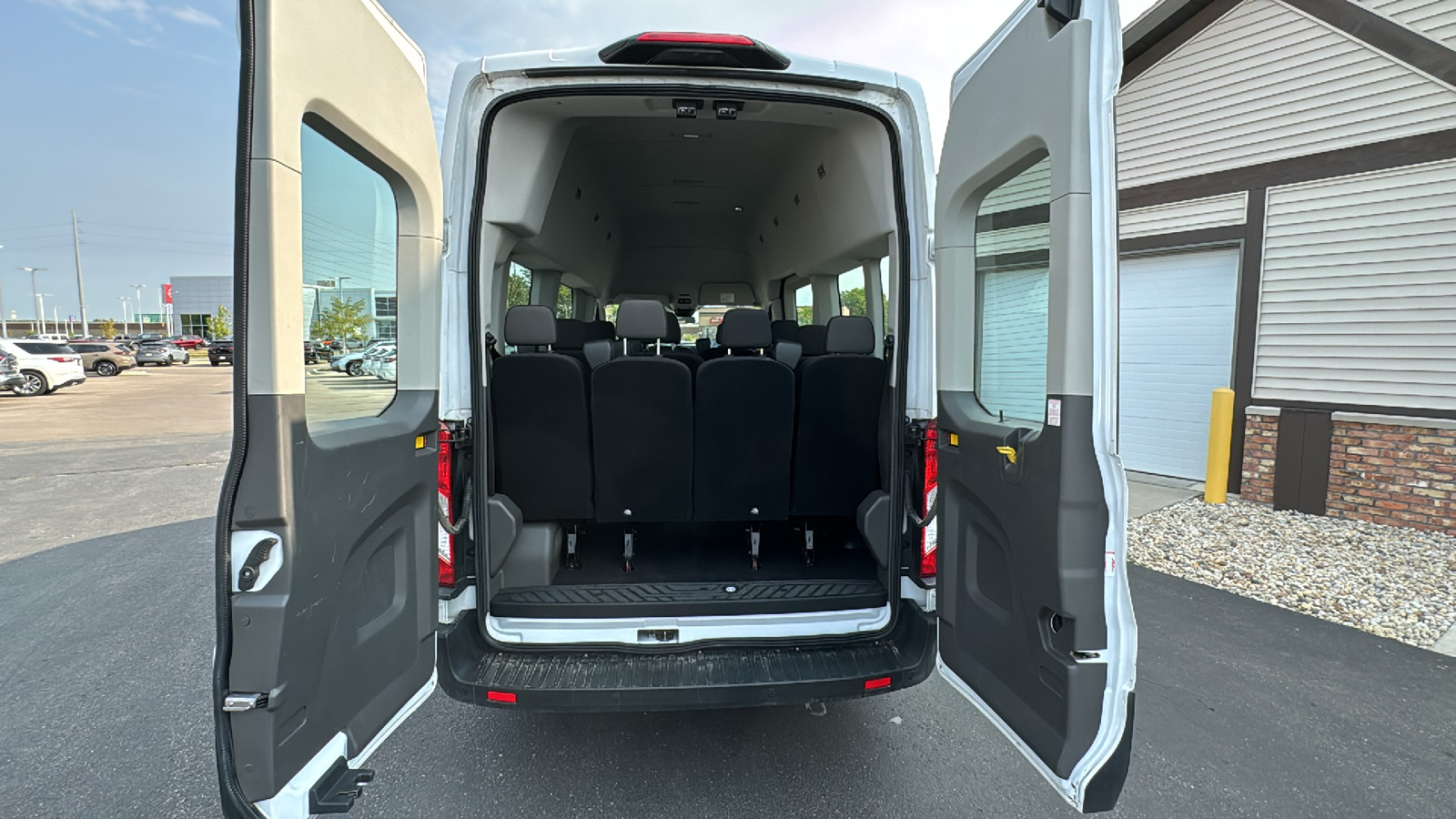 2022 Ford Transit-350 XLT 15