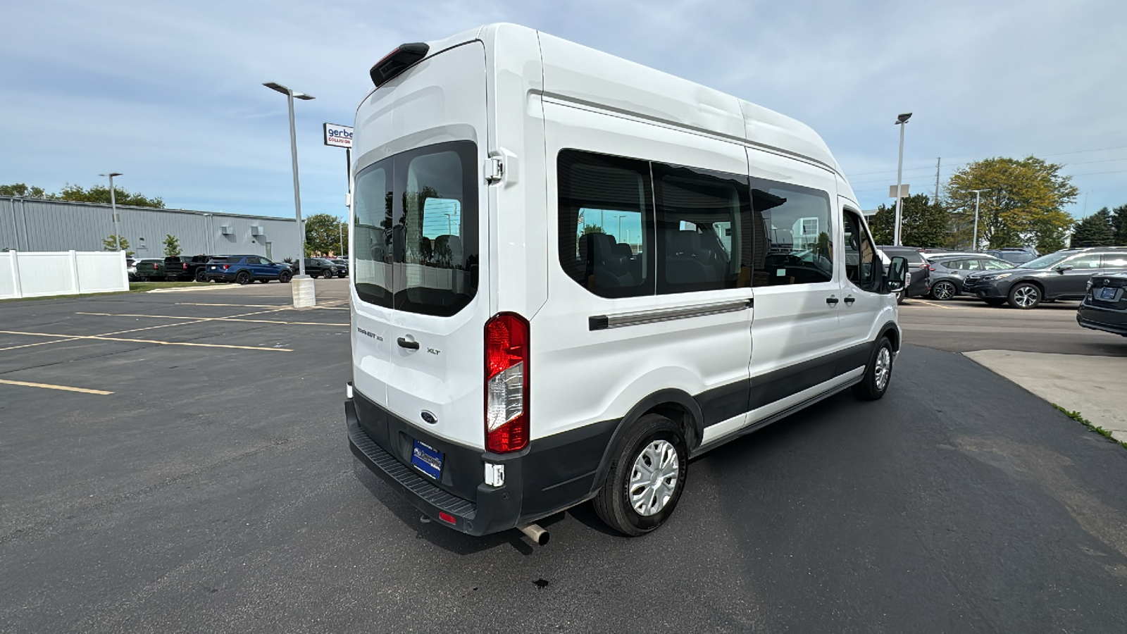 2022 Ford Transit-350 XLT 3