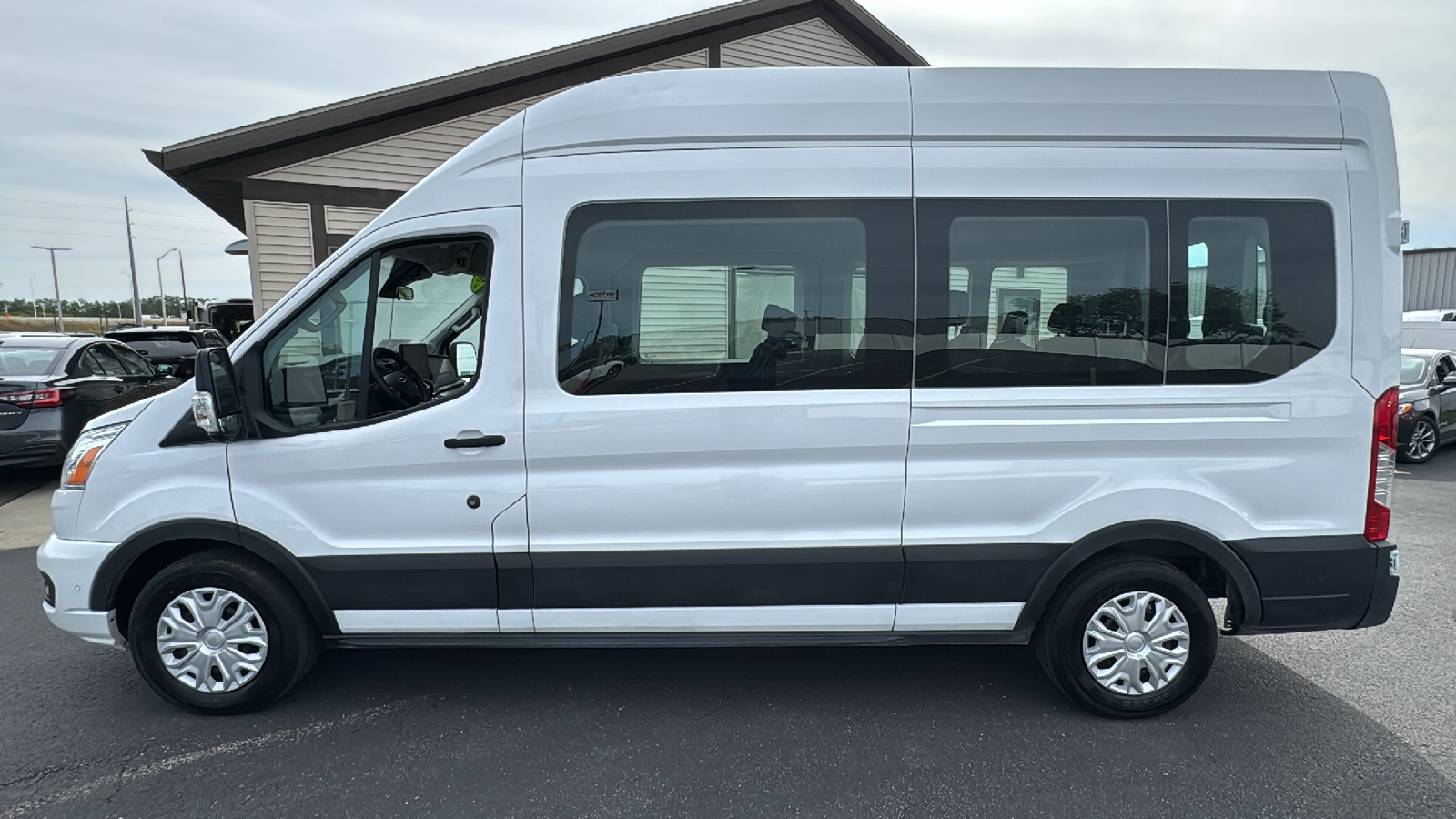 2022 Ford Transit-350 XLT 6