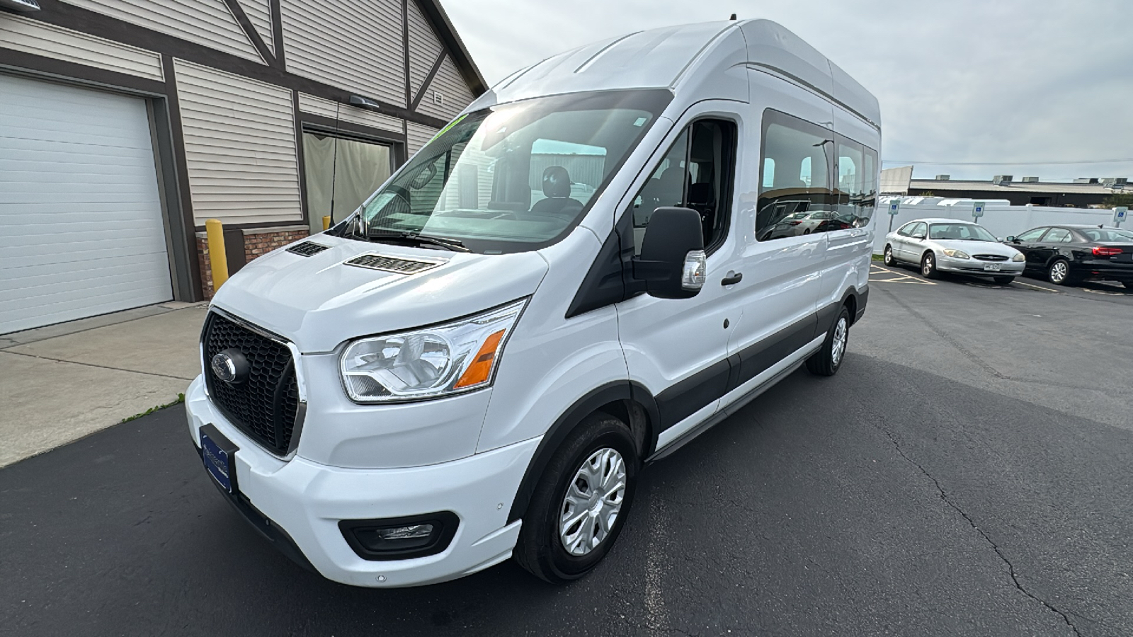 2022 Ford Transit-350 XLT 7