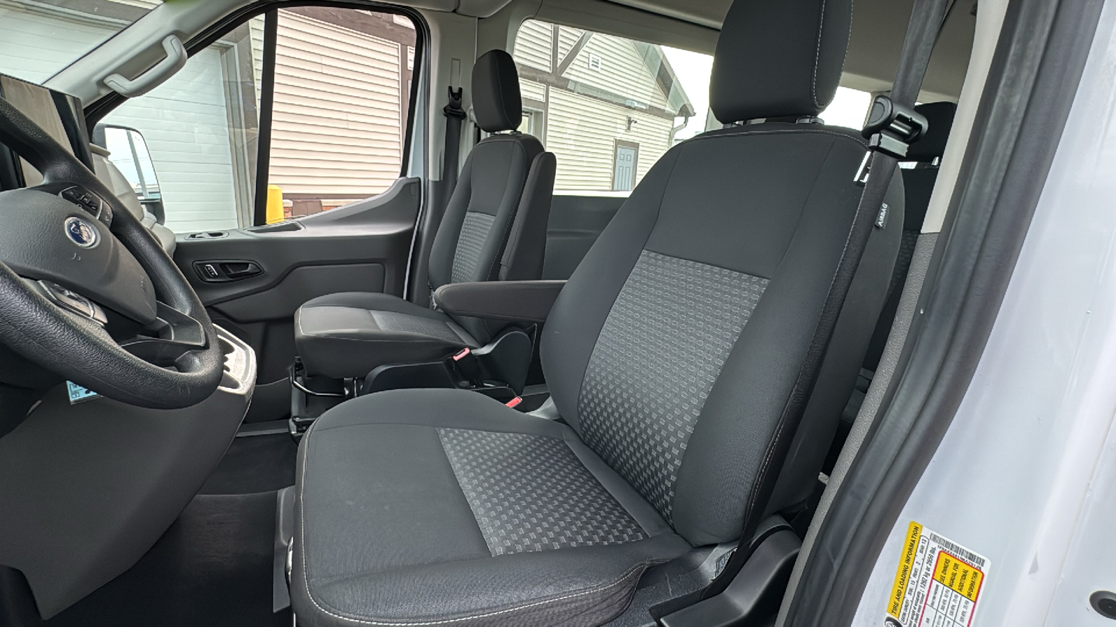 2022 Ford Transit-350 XLT 10