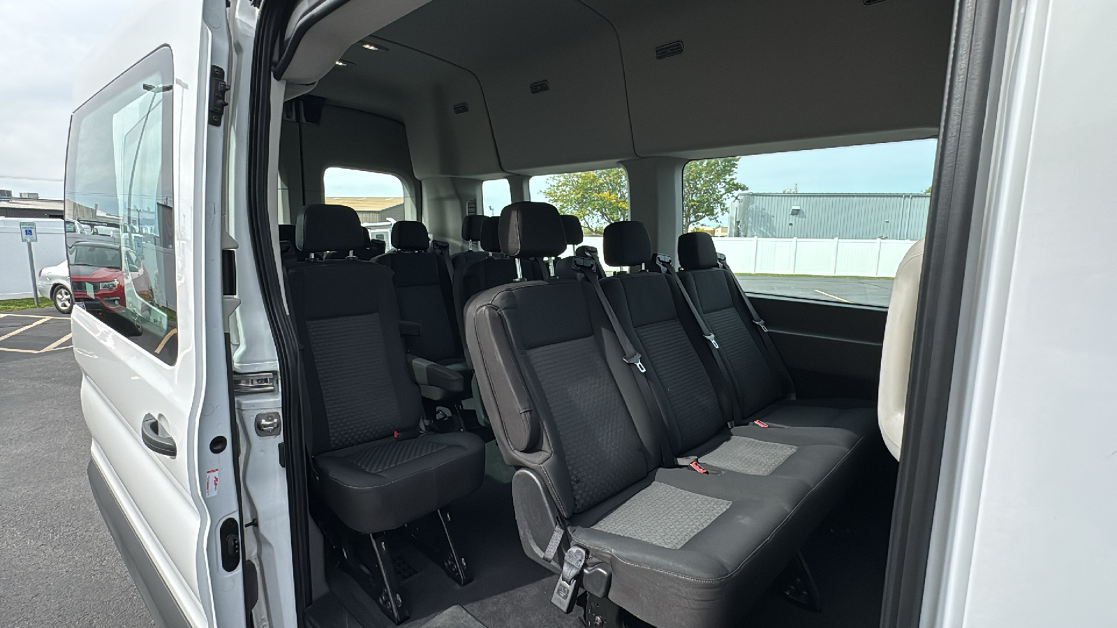 2022 Ford Transit-350 XLT 19