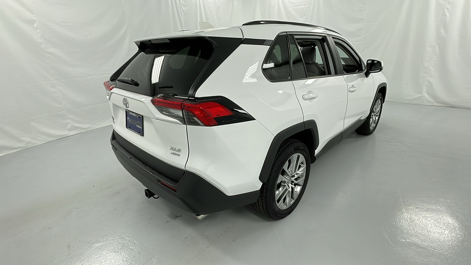 2020 Toyota RAV4 XLE Premium 3